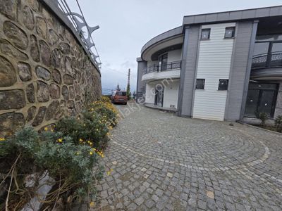 Yalıncak Lotus Villaları'nda Deniz Manzaralı 7+1 Satılık Villa