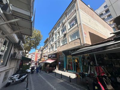 Remax Ümraniye Çarşı Öğrenciye Uygun Metro Dibinde Kiralık Daire