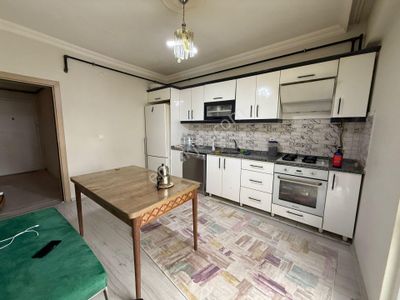 Akyüz Gayrimenkul Den; Merkezi Konumda Iskanlı Kombılı Satılık 3+1 Daire