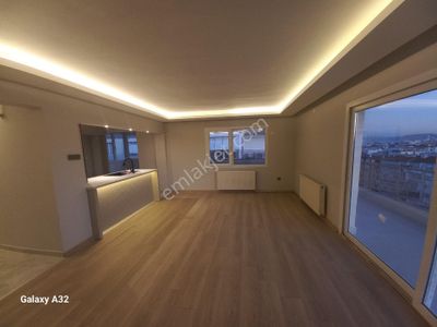 Karşıyaka Ordu Caddesi Üzerinde Satilik Full Tadilatlı Deniz Manzaralı 3+1 Daire