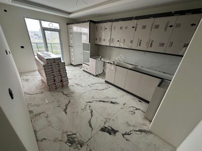 Malazgirt Mh^de G. Odalı E. Banyolu Asansörlü Ara Katta Ön 4+1 !