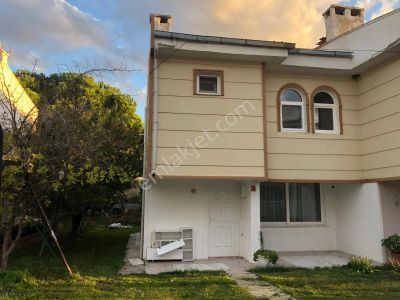 Havuzlu Sitede Sarımsaklı Altınova Arası 3+1 Satılık Villa