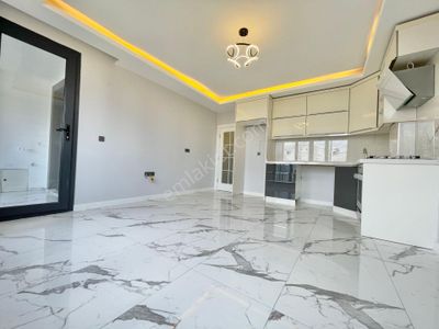 Berkay Demirel'den Akçayda Ön Cephe Geniş Cam Balkonlu 1+1daire