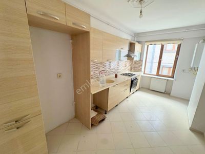 Mertcan'dan Kavakpınar Mah.açık Balkonlu Ara Kat Geniş 3+1 Daire