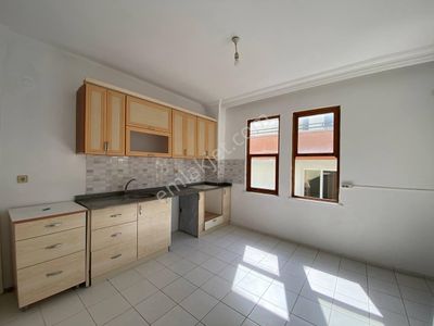 Alanya Merkezde Asansörlü 2+1 Ayrı Mutfak 120 M2 Boş Temiz Daire