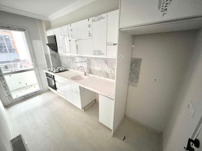 Yüksel'den Edremit'te Ayrı Mutfak Cam Balkonlu Arakat 2+1 Satılık Daire*