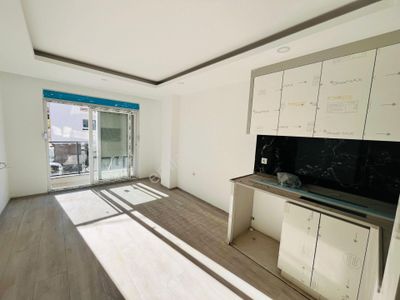 Opera Yaşam Yakını Katta Sıfır 1+1 Ler !