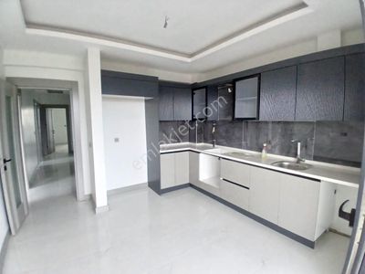 Akçay Emlak'tan Akşehir Yarenler Mahallesinde Garajlı Satılık Sıfır 2+1 Daire