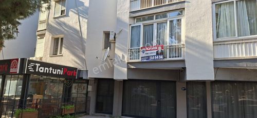 Bostanlıda Cadde Üzeri Eşyalı 2+1 Kiralık Daire