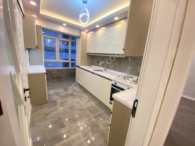 Etimesgut Süvaride 3+1 Full+full Ara Kat Cadde Üzeri Lüks Daire