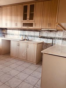 Erenköy Karlıbel Caddesine Cephe Kiralık 4+1