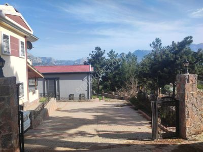 Kar Emlaktan Cumhuriyet Mahallesinde 4+1 Ultra Lüx Satılık Villa