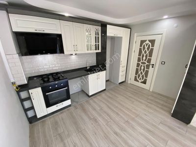 Mera Emlak Altınkumda Doğalgazlı Asansörlü Fırsat 2+1 95m2 Daire