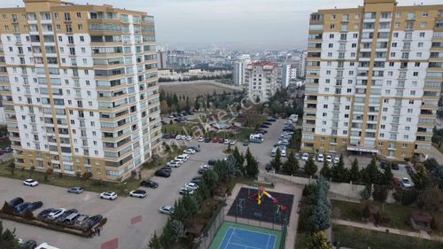 Irmak Emlak- Bağlıca Aksın Dora Kontlarında Satılık Ara Katta 4+1 Daire