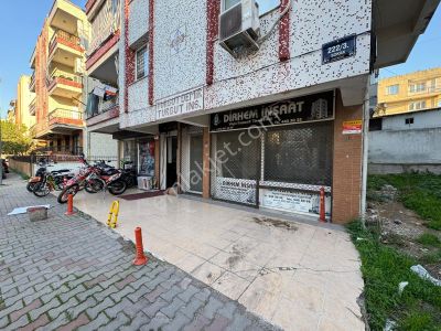 Buca Kozağaç Mahallesi'nde Köşe Konumda Satılık Dükkan