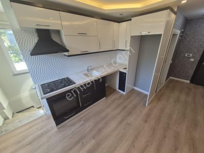 Poyraz Gayrimenkul'den Zeytinli'de 6 Yaşında Satılık 3+1 Ters Dubleks