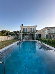 Foça Kozbeyli Merkez'de Müstakil Satılık Villa