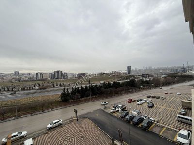 Otoban Manzaralı Komple Yapılı Teras Balkonlu 3+1 160 M2 Daireee