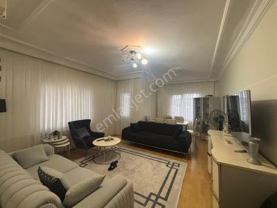 Kartal Uğurmumcu'da Geniş Kullanışlı Satılık 3+1 Daire