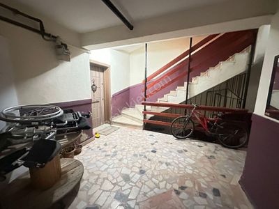 Yunus Emre Cad . Gata Hast. Yakını Orta Kat 3+1 Ön Cephe