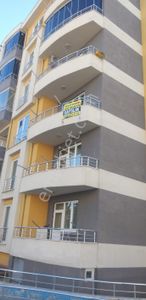 Adalet Gold Group Emlak'tan Satılık Daire 4+1 Site İçerisinde Ara Katta