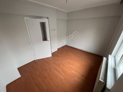 Es-as'tan Sincan İstasyon Mah De 3+1 Merkezi Lokasyonda Ara Katta Yapılı Daire