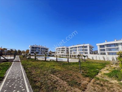 Çorlu Önerler Mah Satılık Göl Manzaralı Bahçe Katı 3+1 Daire