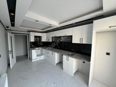 🎇🏡 Geniş Kullanımlı Satılık 3+1 Daire! • 130 M2 • 3. Kat • Kapalı Cam Balkonlu 🌞🎇 (d267)