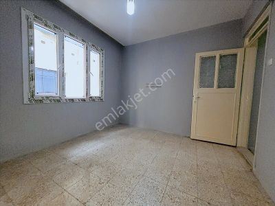 Bornova Yeşilova'da Çimentaş Lisesi Yakını Kiralık Daire