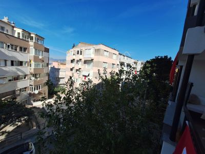 Hakimevlerinde Turkkoleji Kızlisesi Yakını Otopparklı Bakımlı