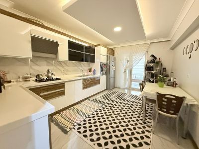 Yıldız'dan Site İçerisinde Lüx İşçilikli Full Yapılı-kilerli 4+1