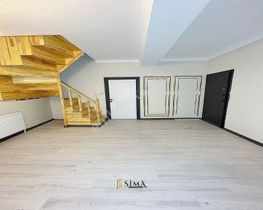 Ana Caddeye Yakın Genişm2 Masrafsız İskanlı 2+1 Satılık Dubleks