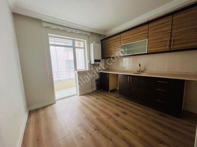 (1175) Keçiören Bademlikte 3+1 Orta Katta Asansörlü Boş Satılık Daire!!