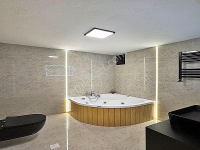 West İstanbul'a Yürüme Mesafesinde Site İçerisinde 3+1 Deniz Manzaralı Satılık Arakat Daire!