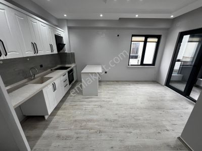 Yiğit'ten Akçay'da 1+1 Amerikan Mutfaklı Cam Balkonlu Lüks Daire