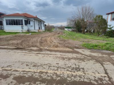 Realty World'dan Karapürçek Ahmetler'de 490m2 %35 3 Kat İmarlı Düz Arsa