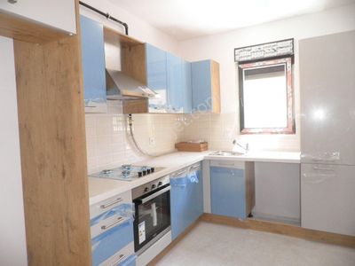 Boş .. Şenesenevler De Kombili Ebeveyn Banyolu Açık Balkonlu 3+1 Daire