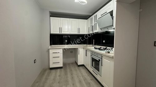 Parstan Tuzcumuratta Sıfır Eşyalı Doğalgazlı Asansörlü Lüks 1+1