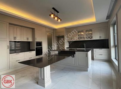 Kuvars Kule 6+1 450m2 Oturuma Hazır Kiralık Villa