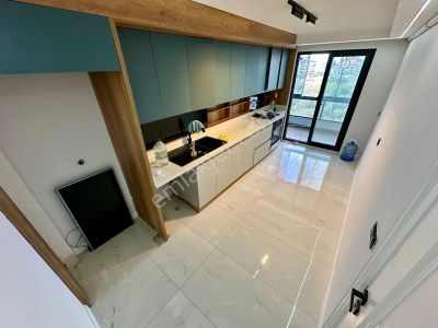 Yüksel'den Kadıköy'de Ön Cephe Arakat Kapalı Mutfak 2+1 Satılık Daire