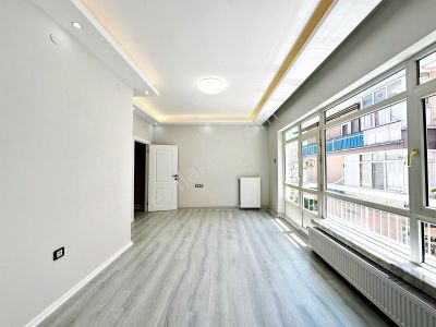 Ufuk Özdemir'den Gazino Ve Metro Yakını 3+1 Bağımsız Full Yapılı