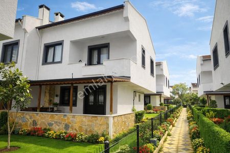 Temiz Düzenli Ve Güvenli Yazlık Villa '' Kartallar'' Garantisiyle