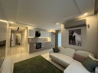 Konyaaltı Liman Mah.siteiçinde İçi Tadilatlı Eşyalı 2+1 Arakat