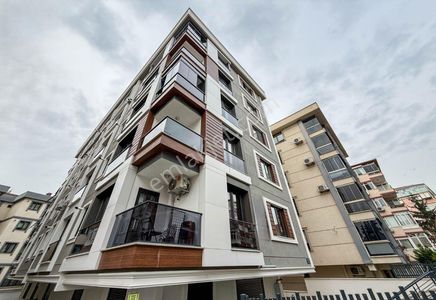 Weal World' Den Bakırköy De, K.otoparklı, Sıfır, Arakat, E.banyolu Lüks Daire ...