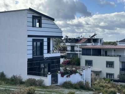 Panoramik Deniz Ve Gün Batımı Manzaralı Geniş 3+1 Triplex Villa