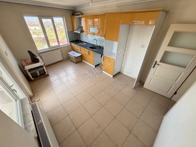 Mera Emlaktan Burhaniye Merkezde Asansörlü 3+1 K.otoparklı Daire