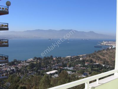 Tüm İzmir Ayaklarınızın Altında Olsun Mu?