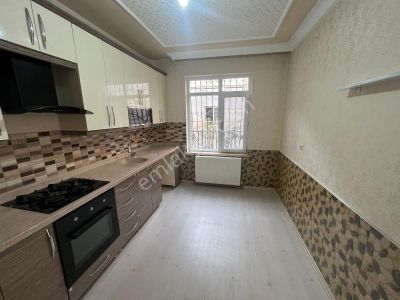 Aktepe Merkezde Asansörlü Bahçeli Kullanışlı 2+1 Fırsat