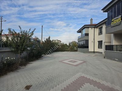 Yaylapınar Cad Yakını Bahçeşehirde 4+1 Satılık Geniş Daire