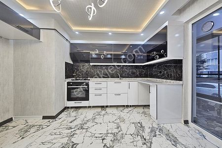 Karakaya'da Ziraat Bankası Yakını Modern Tasarımlı Lüks Yapılı Daire